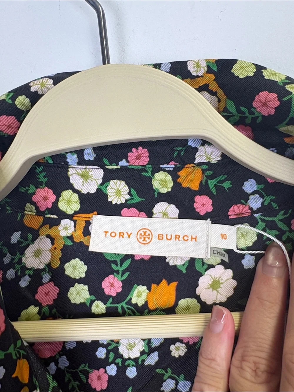 Tory Burch Womens Ryder 100% Silk Floral Print Black, Size 10 NWT